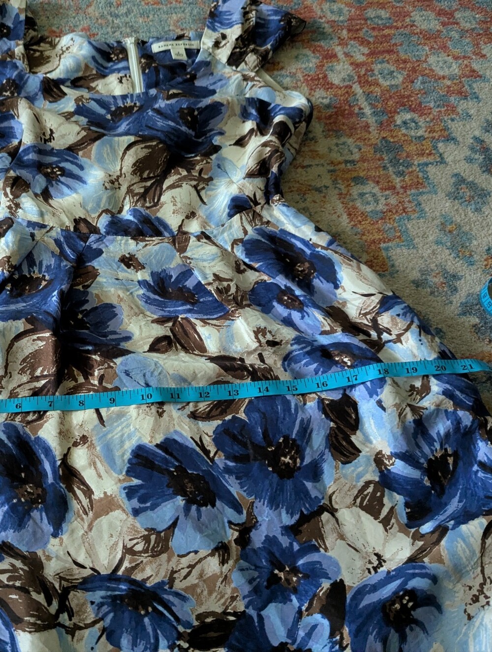Banana Republic Dress Size 2 Silk Floral 60s Look Shift Dress Pleated Accents - Picture 12 of 13